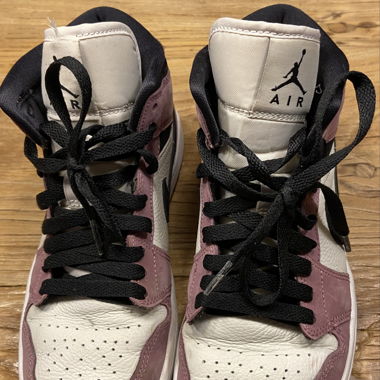 Nike Air Jordan 1 mid size