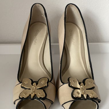 Ausgefallene Peep-toes