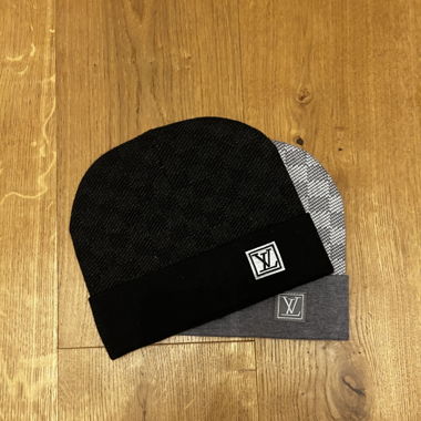 2 bonnets LV