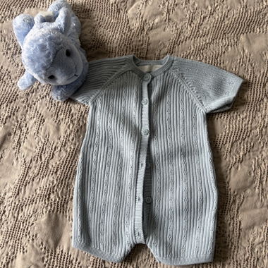 Combinaison tricotée bébé bleu clair 1 mois