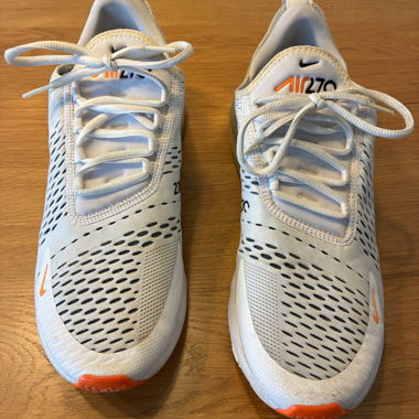 *!NIKE AIR MAX 270 WHITE BLACK TOTAL ORANGE* Gr.45