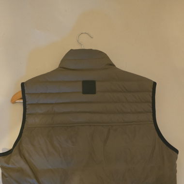 Gilet Hugo Boss Taille M comme neuf 