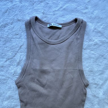 top beige 