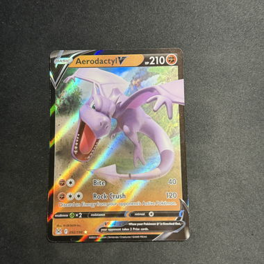 Carte Pokémon Aerodactyl V