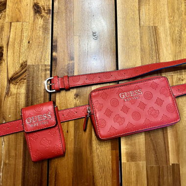 GUESS Güeteltasche