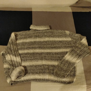 Maglione a collo alto a righe