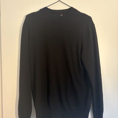 Schwarzes Sweatshirt