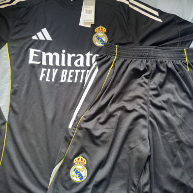 Ensemble maillot football Real Madrid Adidas