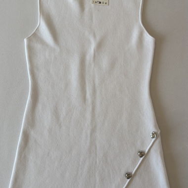 White sleeveless dress