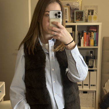 Gilet sans manches en fausse fourrure brun 