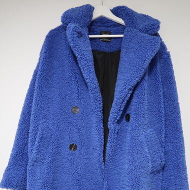 Coat furred blue