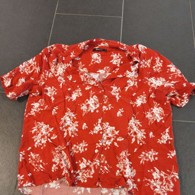 Blumige Bluse