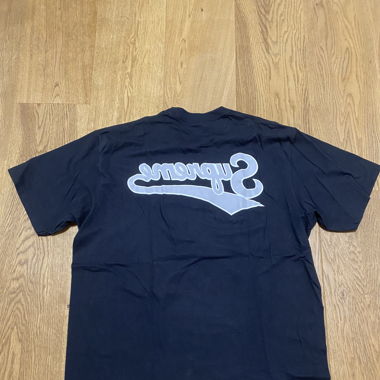 Supreme tshirt 