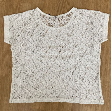 T-shirt blanc en dentelle