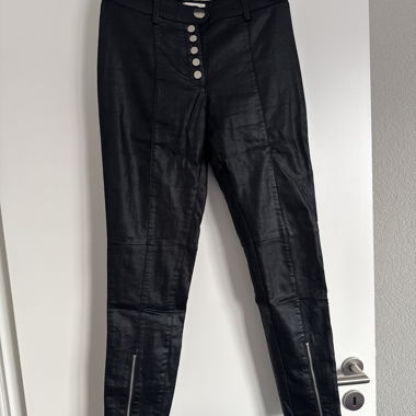 Beschichtete schwarze Hose Grösse 38 H&M