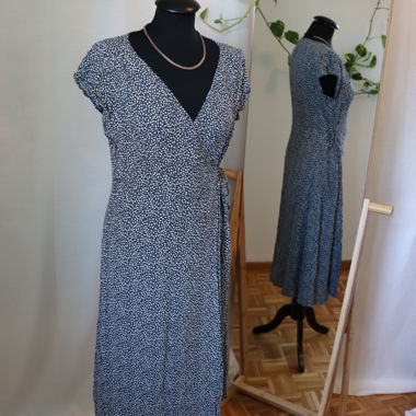 Robe portefeuille bleu/blanc à fleurs