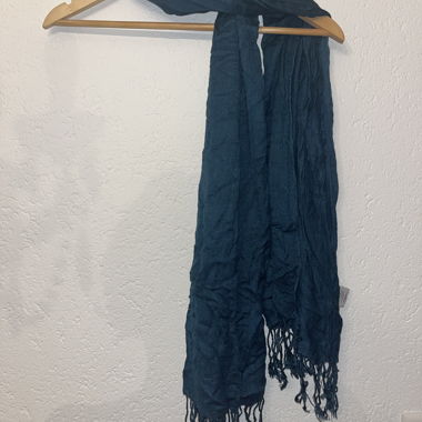 Écharpe en laine frangée vert-bleu