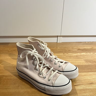 Converse Chuck Taylor All Star in Hellpink 