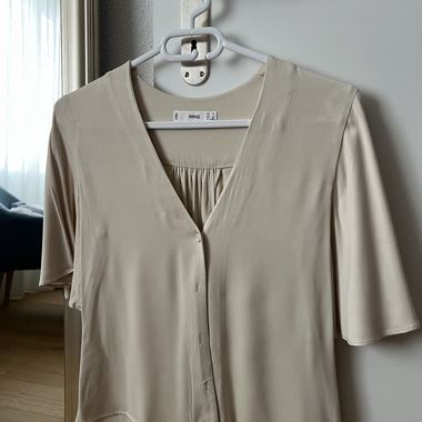 Beige Mango Bluse mit Knöpfen