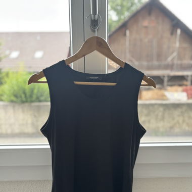 Schwarzes Oberteil