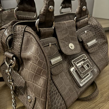 Guess Handtasche braun Kroko-Optik