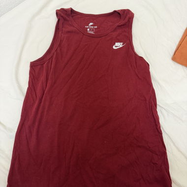Rotes Nike Tanktop