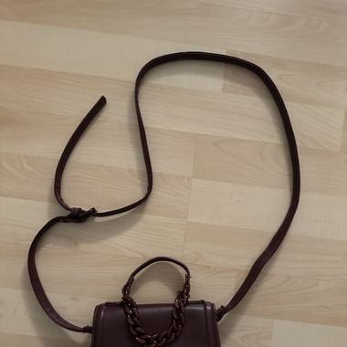 Burgundy/red handbag