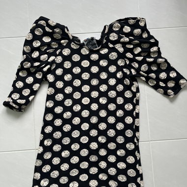 Haut noir à pois