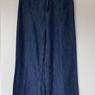 Wide-Leg Jeans