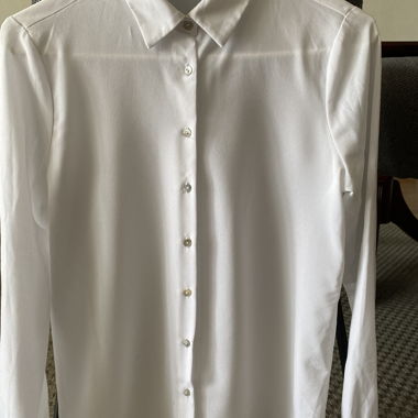Camicia bianca semitrasparente
