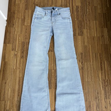 Jeans a zampa azzurro chiaro