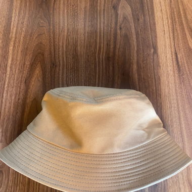 Beiger Buckethat