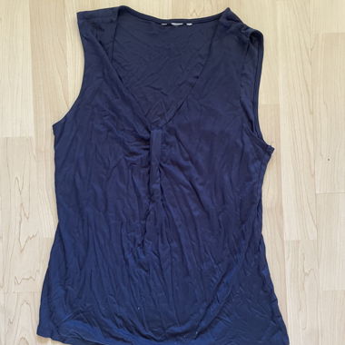 Dunkles Damen-Top