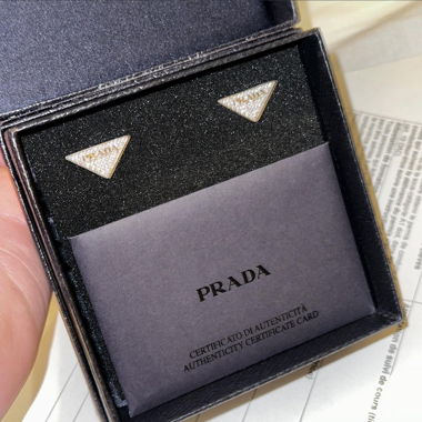 Boucles d'oreilles PRADA