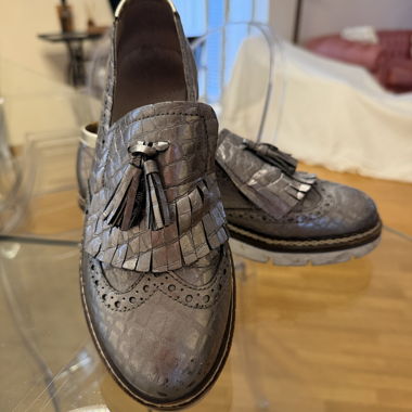 Mocassini brogue grigi in pelle