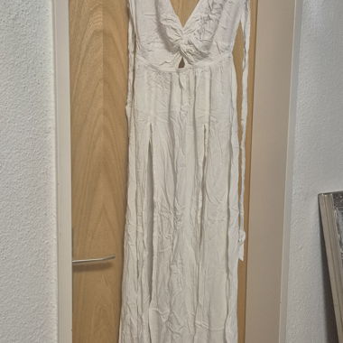 Langes weisses Sommerkleid