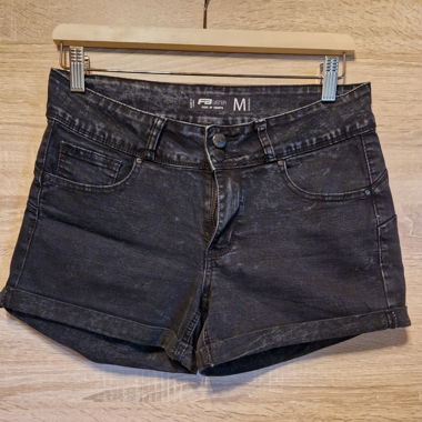 Hot pants