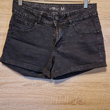 Hot pants