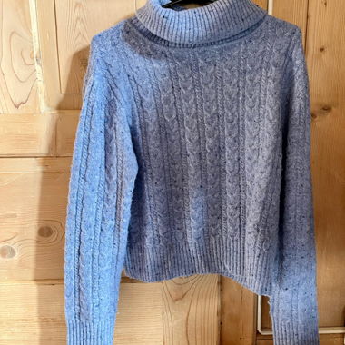 Maglione corto in lana blu