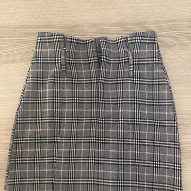 Jupe à carreaux gris