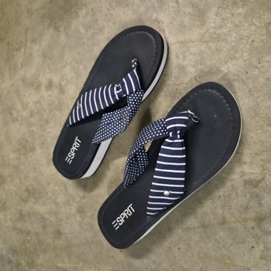 ESPRIT gestreifte Flip-Flops