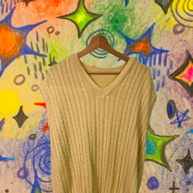“pastel yellow vest”