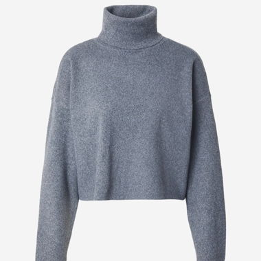 Grauer Rollkragenpullover, kurz geschnitten