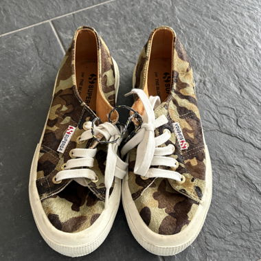 Baskets Superga camouflage en édition limitée