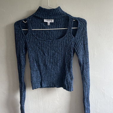 Maglione a coste con cut-out