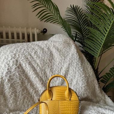 Sac à main couleur jaune Zara