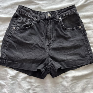 Shorts en denim noir