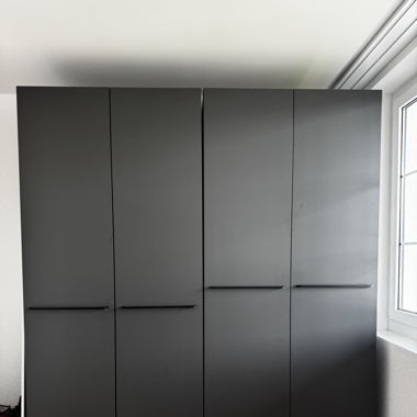 Kleiderschrank