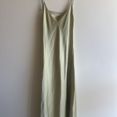 Abito in raso Zara verde pastello
