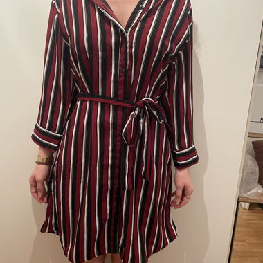 Abito camicia a righe bordeaux